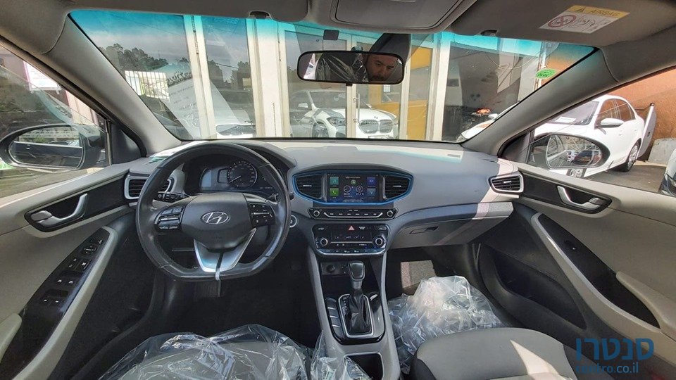 2018' Hyundai Ioniq photo #3