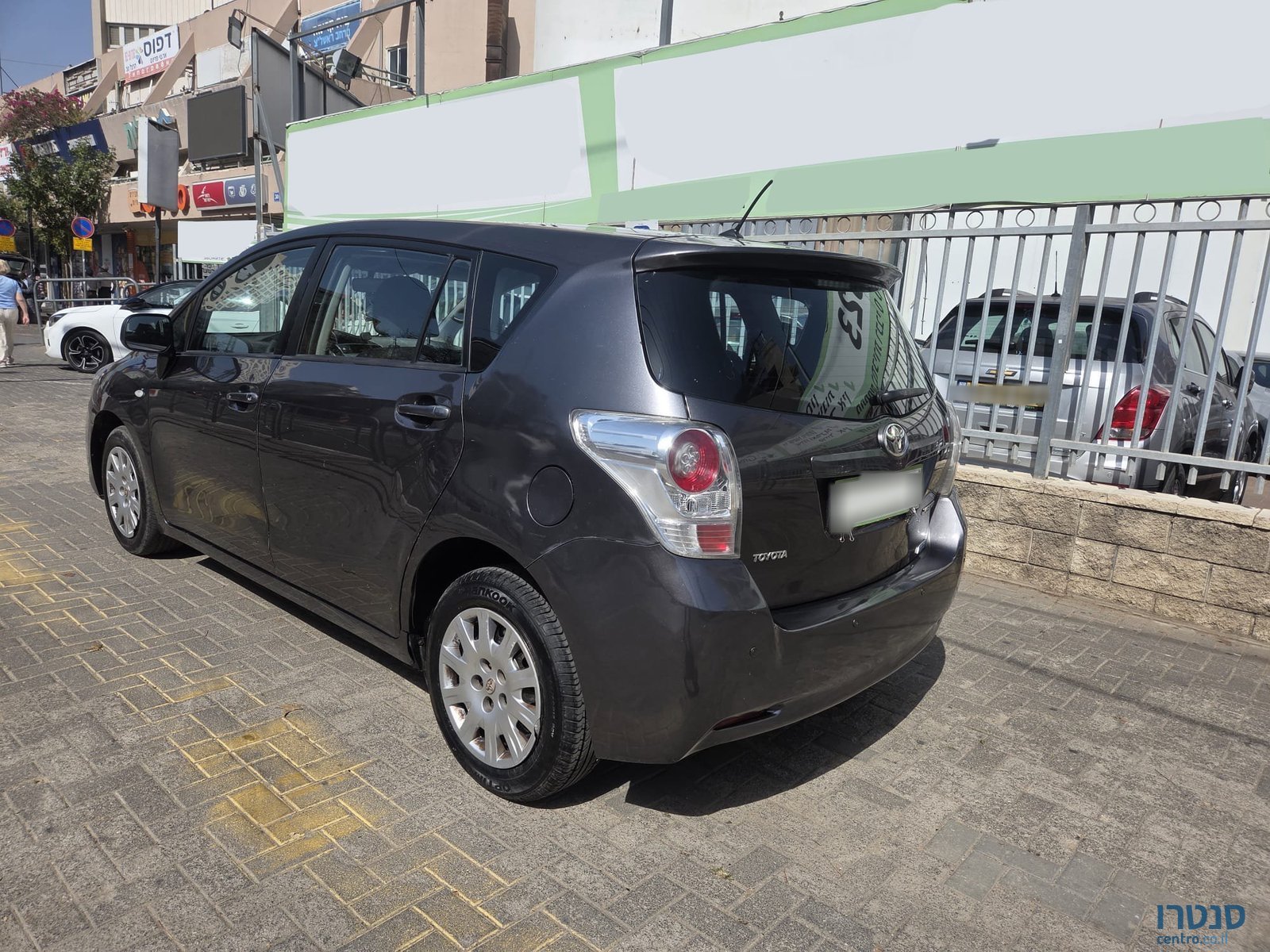 2011' Toyota Verso photo #6