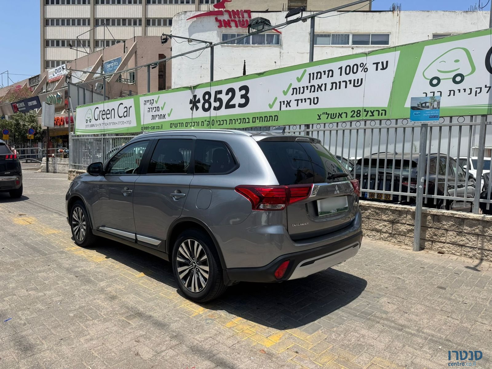 2021' Mitsubishi Outlander photo #5