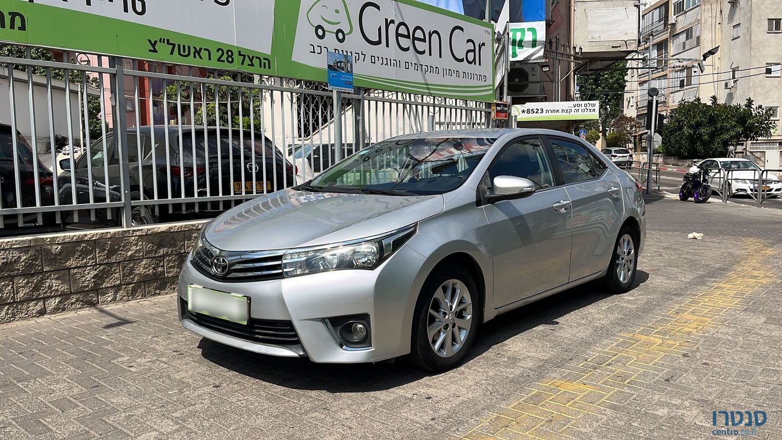 2013' Toyota Corolla photo #1