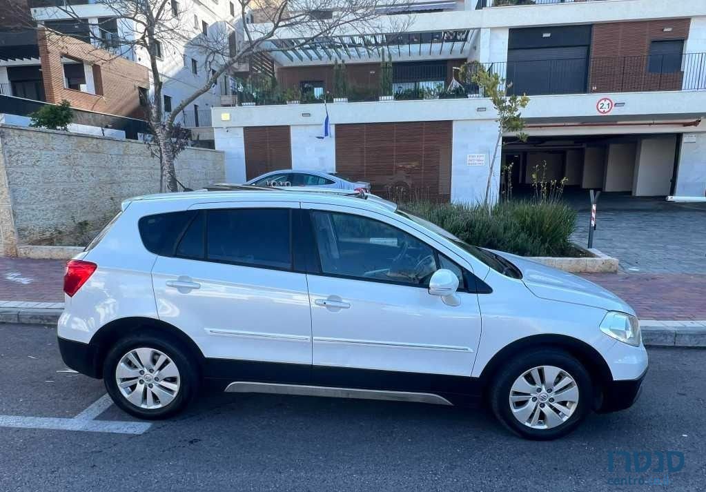 2014' Suzuki SX4 סוזוקי קרוסאובר photo #5