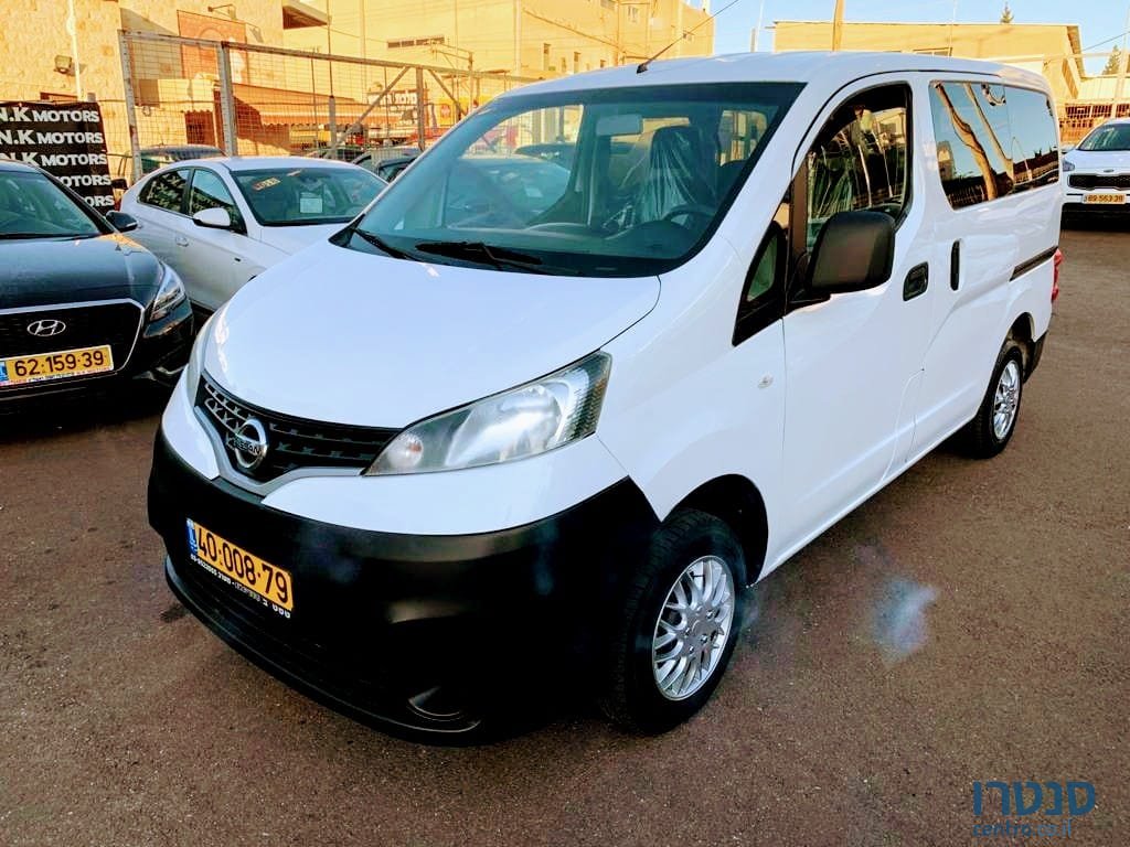 2012' Nissan NV 200 photo #1