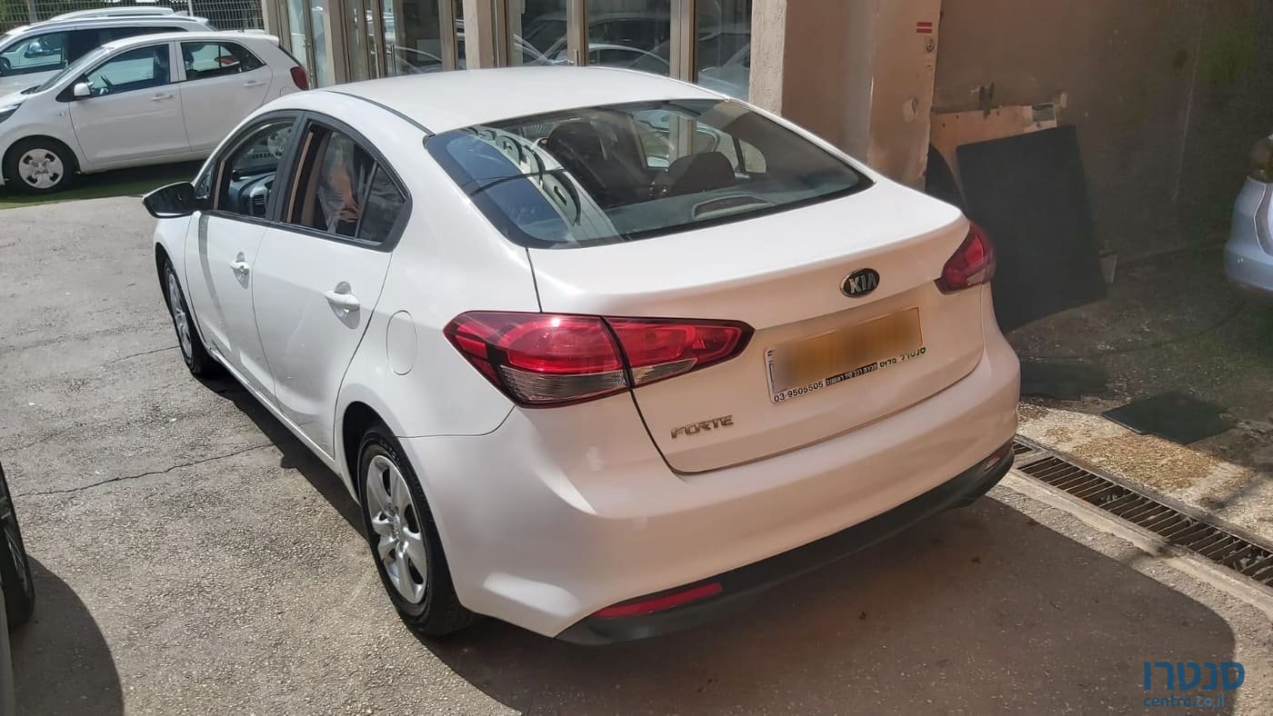 2016' Kia Forte photo #2