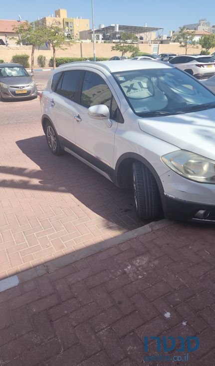 2014' Suzuki SX4 סוזוקי קרוסאובר photo #1