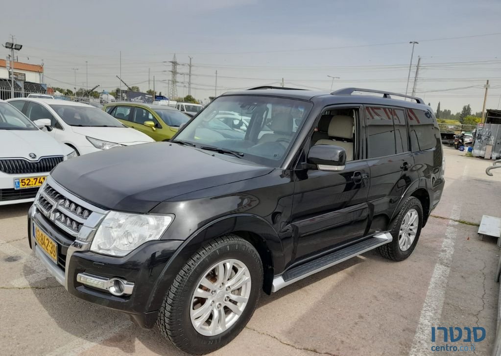 2016' Mitsubishi Pajero מיצובישי פג'רו photo #3