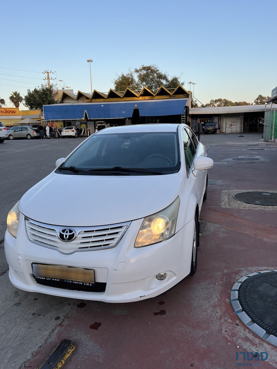 2011' Toyota Avensis photo #4