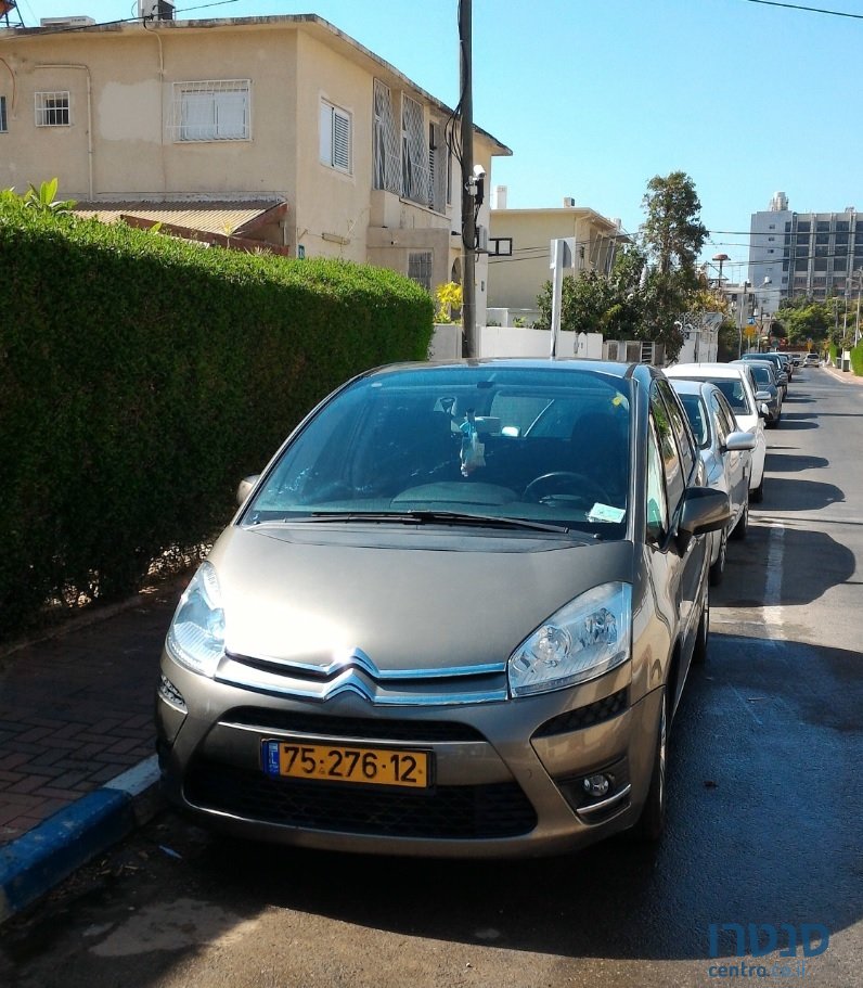 2013' Citroen C4 Picasso photo #3