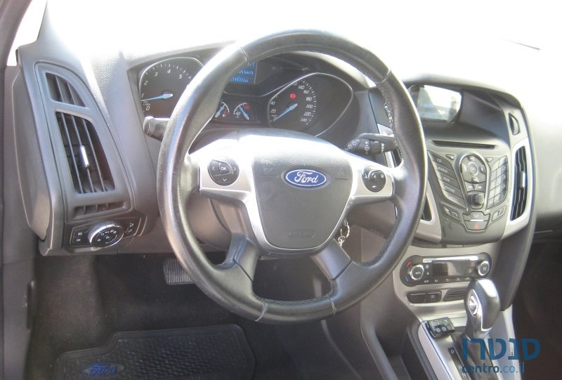 2013' Ford Focus photo #3