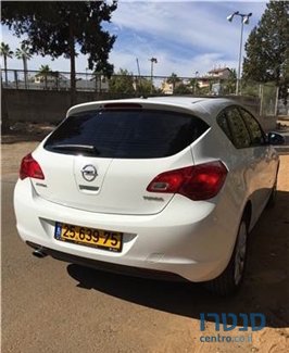 2012' Opel Astra GL ‏1400 5 דלת' photo #3