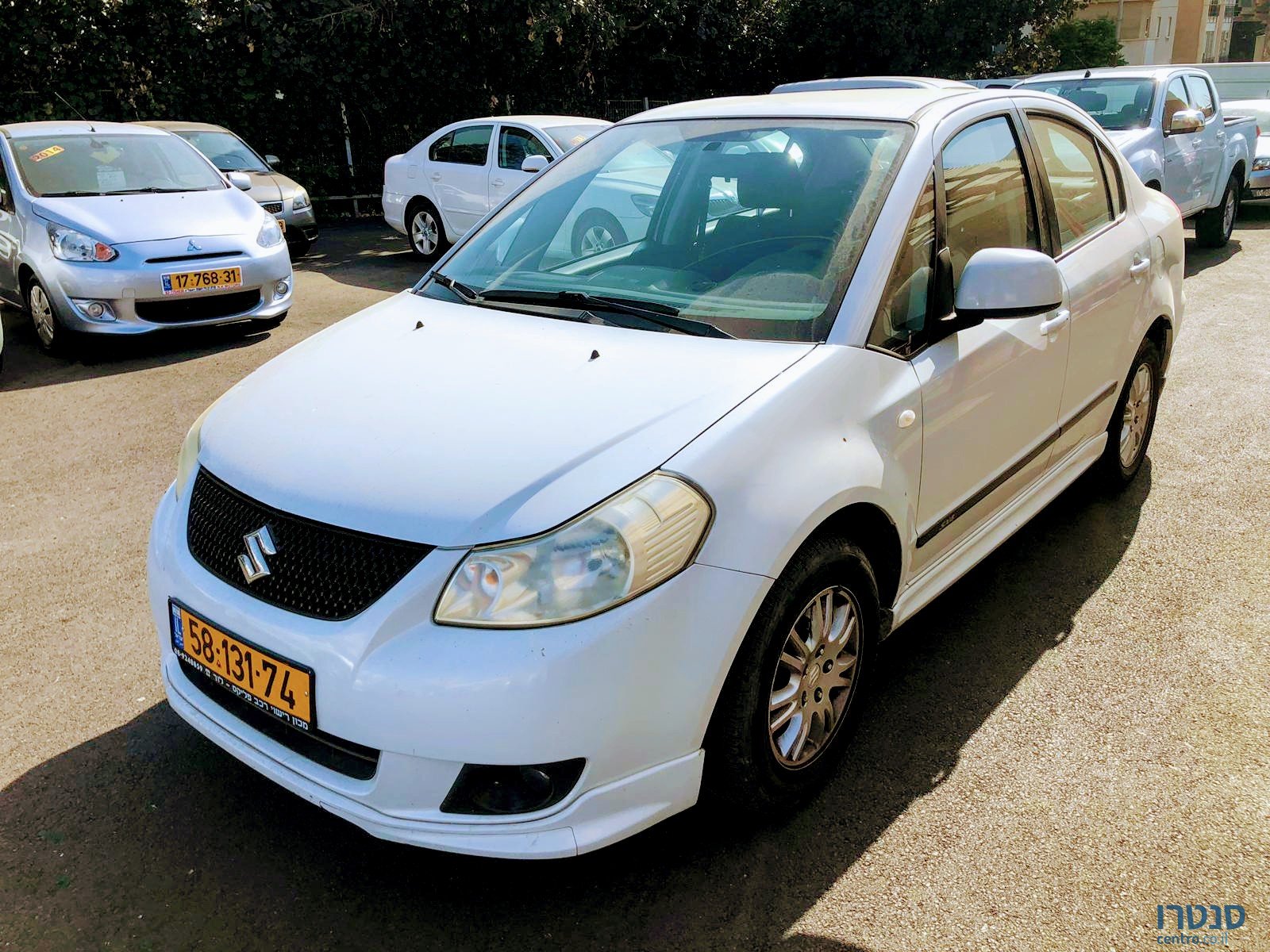 2011' Suzuki SX4 photo #1