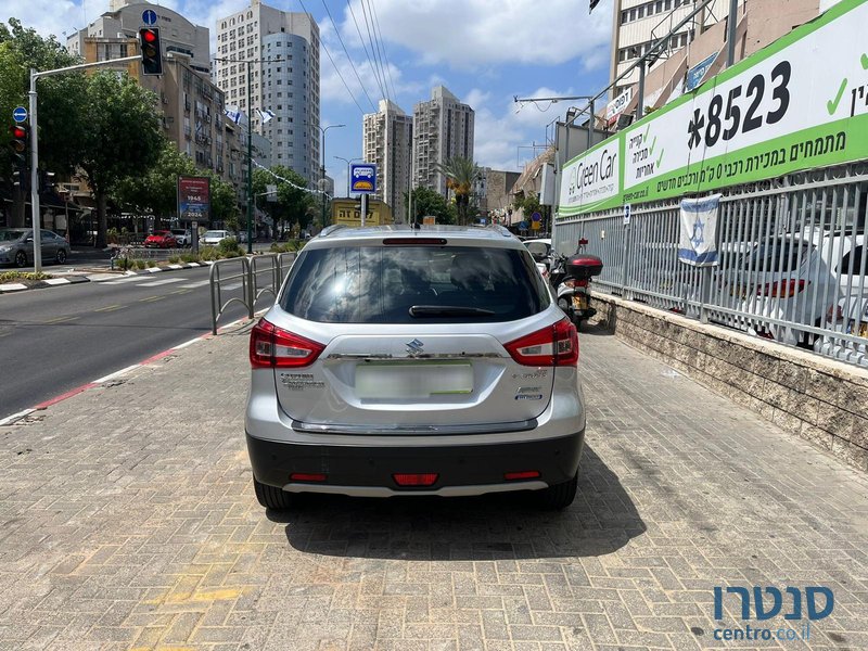 2020' Suzuki SX4 photo #5