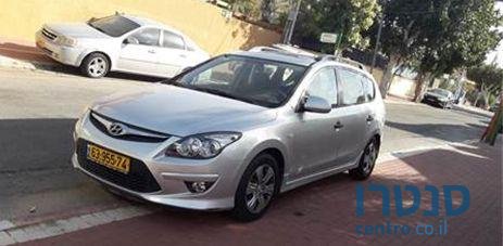 2011' Hyundai I30Cw i30Cw יונדאי photo #1