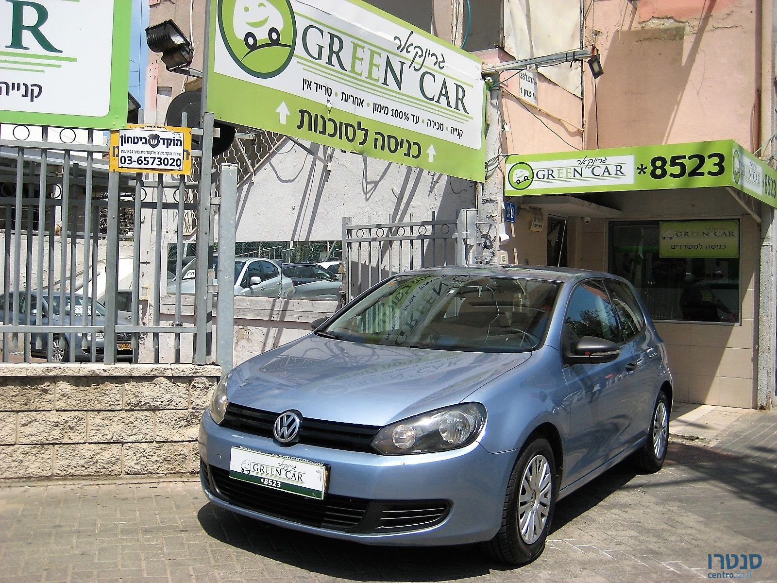 2011' Volkswagen Golf photo #1