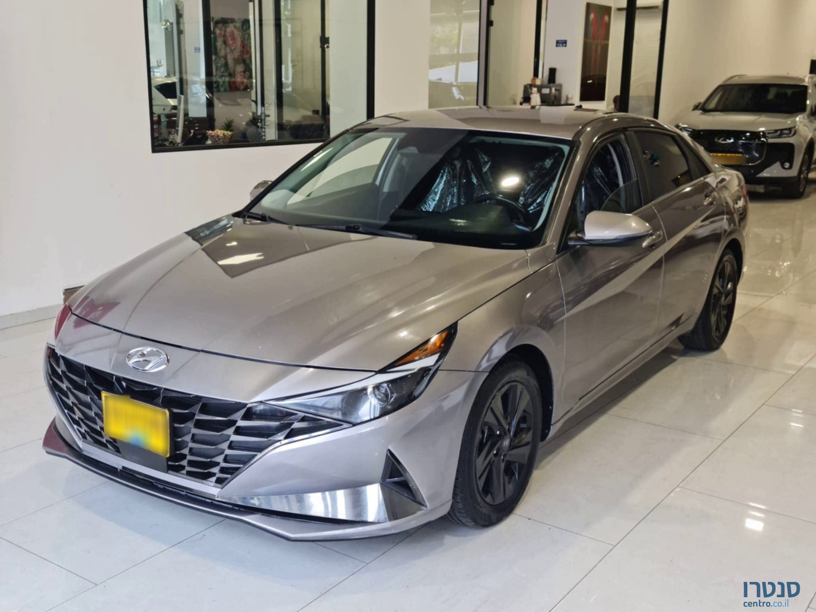 2022' Hyundai Elantra photo #1