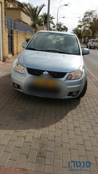 2010' Suzuki SX4 photo #1