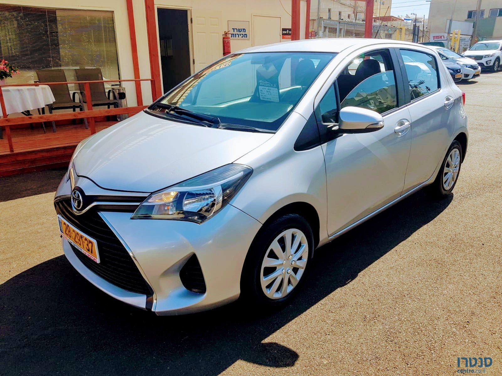 2016' Toyota Yaris photo #1