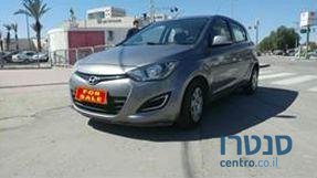 2013' Hyundai i20 photo #1