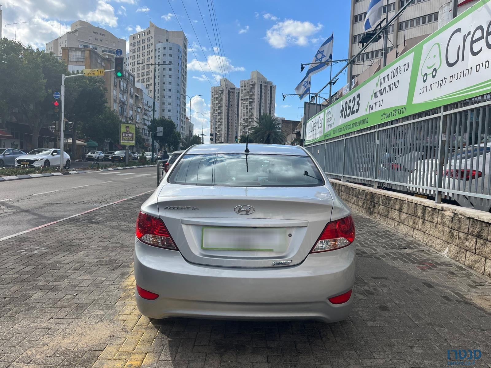 2014' Hyundai i25 photo #5