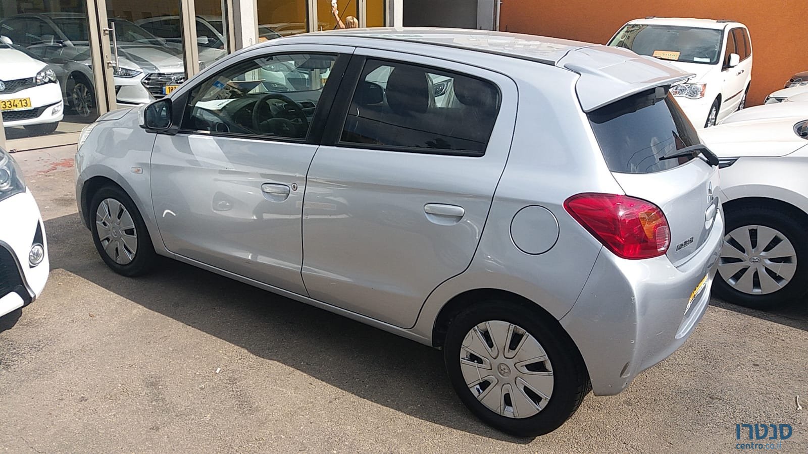 2014' Mitsubishi Space Star photo #2