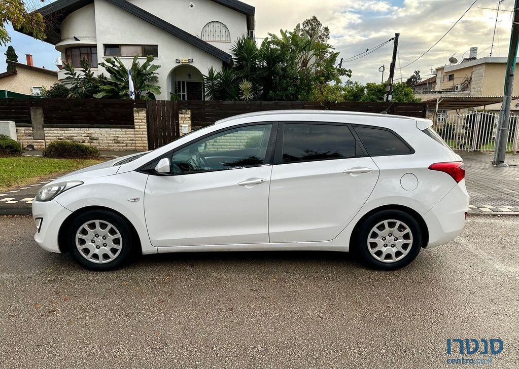 2013' Hyundai i30 יונדאי photo #3