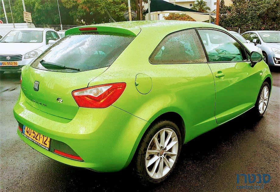 2013' SEAT Ibiza photo #2
