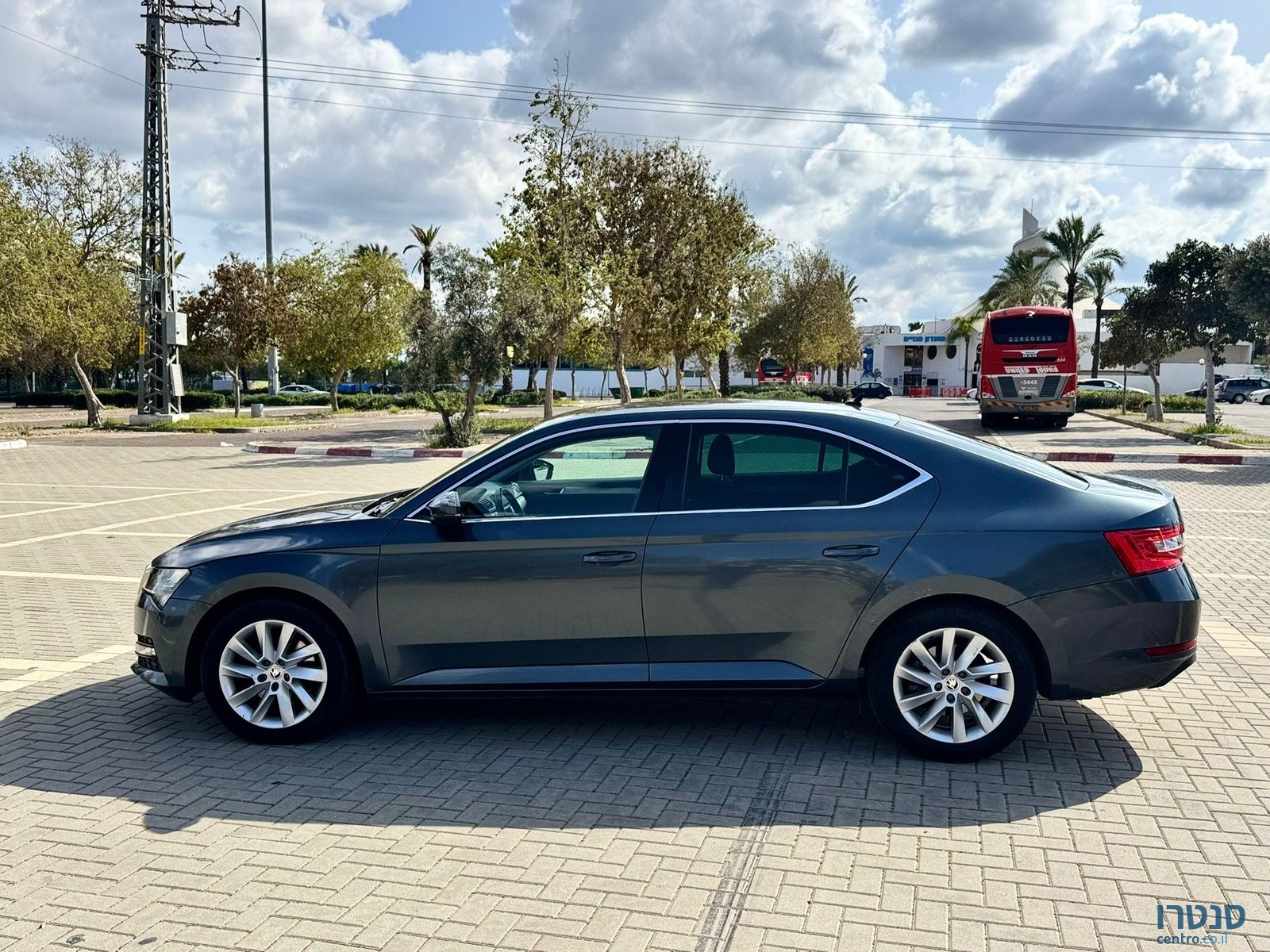 2021' Skoda Superb Ambition photo #6