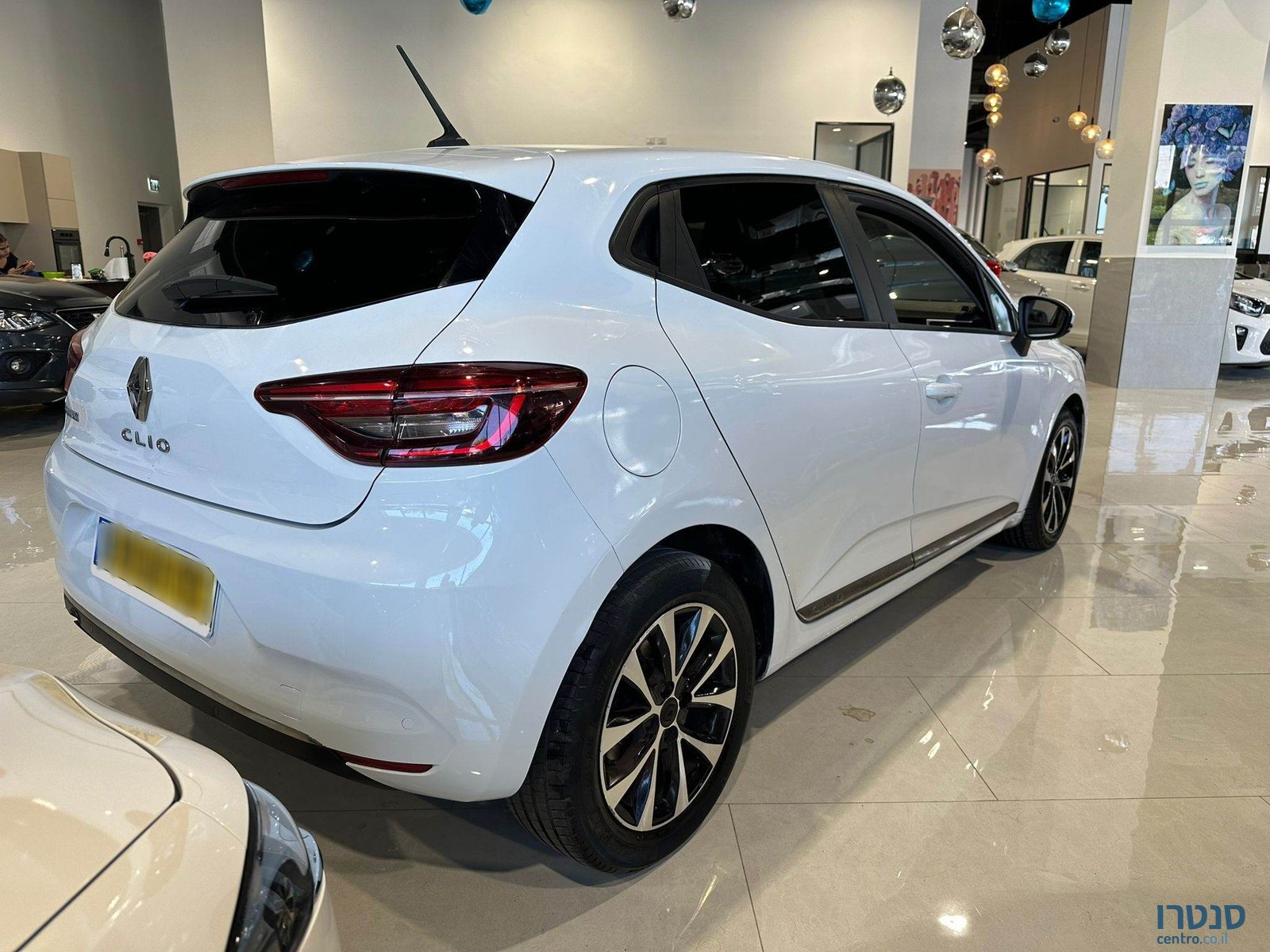 2020' Renault Clio photo #2