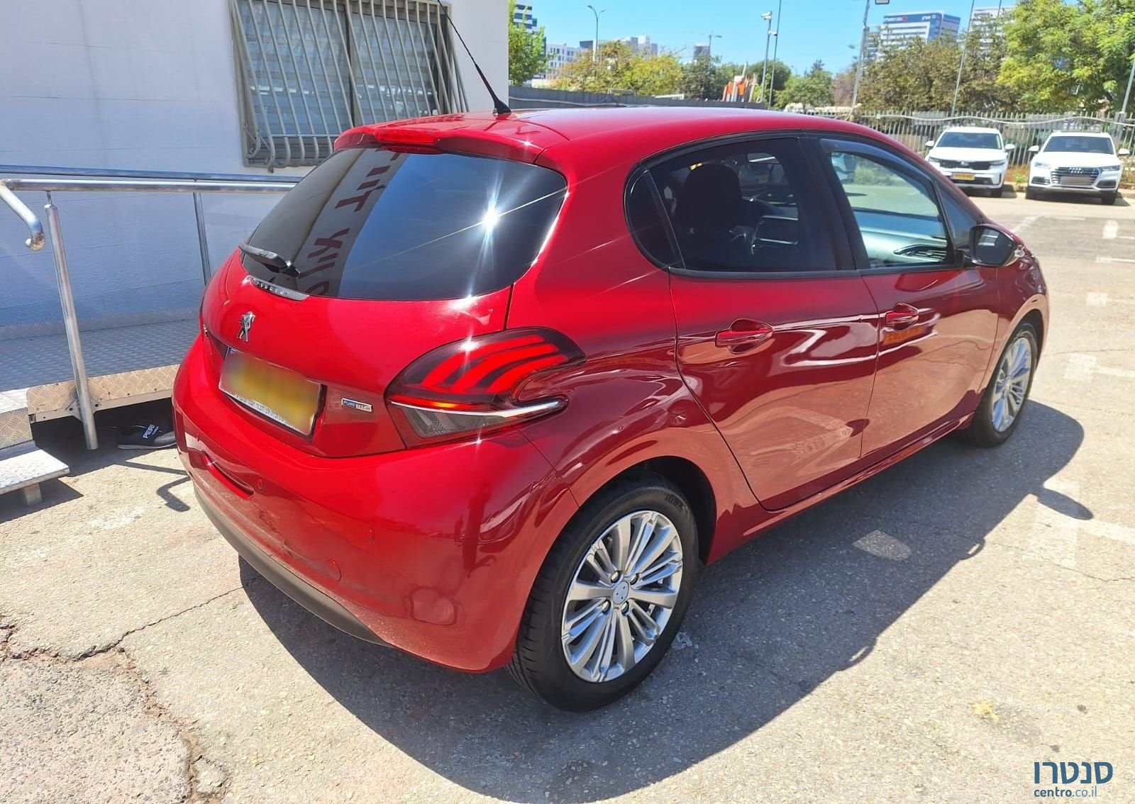 2017' Peugeot 208 פיג'ו photo #2