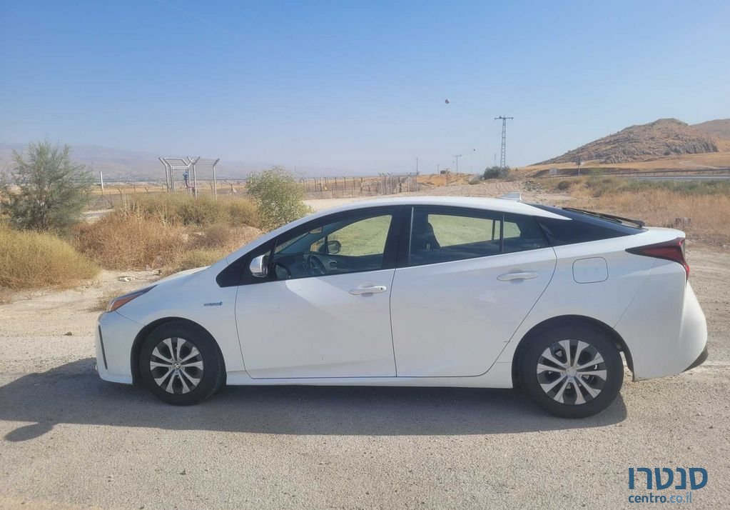 2020' Toyota Prius טויוטה פריוס photo #1