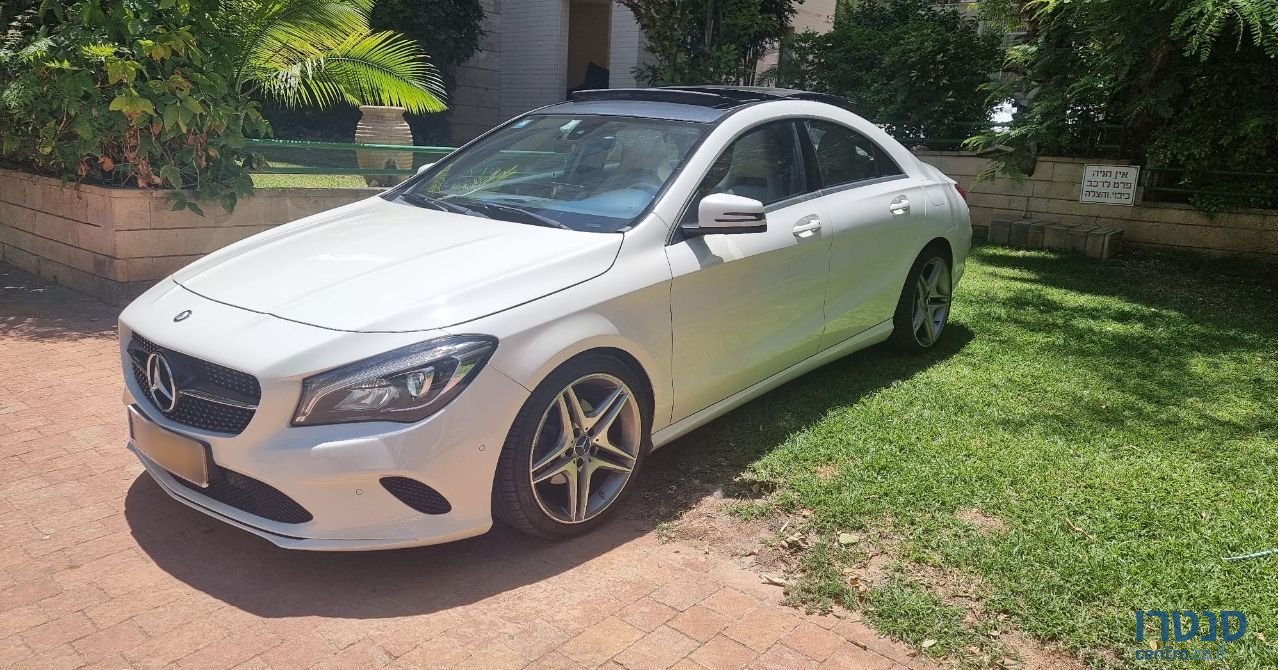 2017' Mercedes-Benz CLA מרצדס-בנץ photo #1