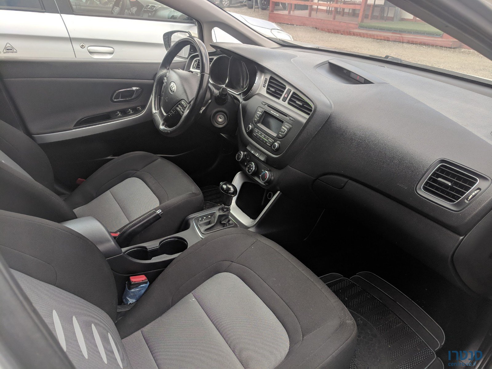 2014' Kia Ceed photo #5