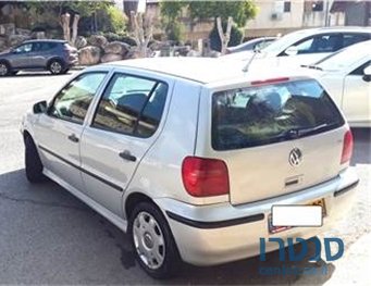 2002' Volkswagen Golf photo #3