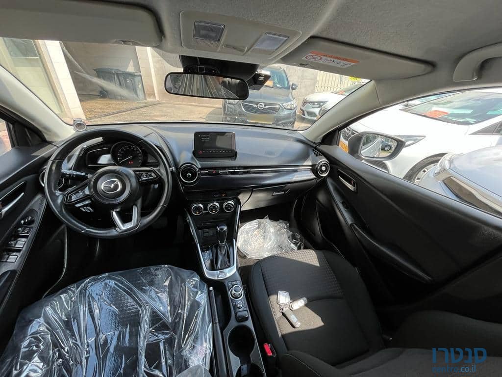 2020' Mazda 2 photo #3