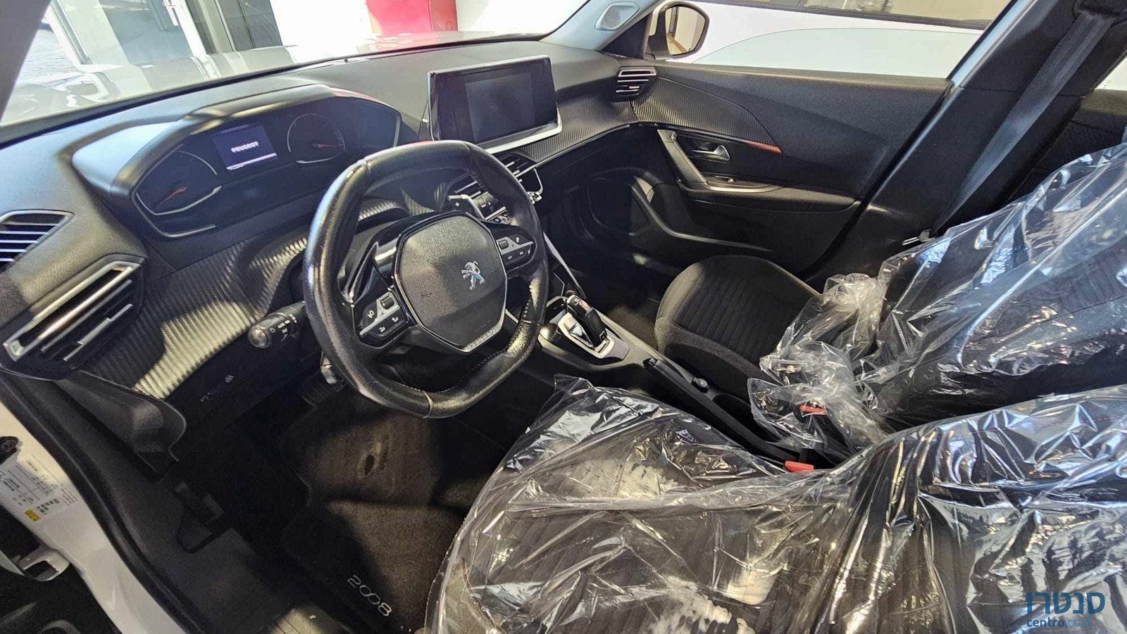 2021' Peugeot 2008 photo #5