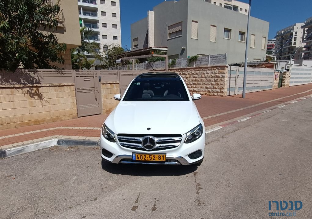 2017' Mercedes-Benz Glc מרצדס photo #2