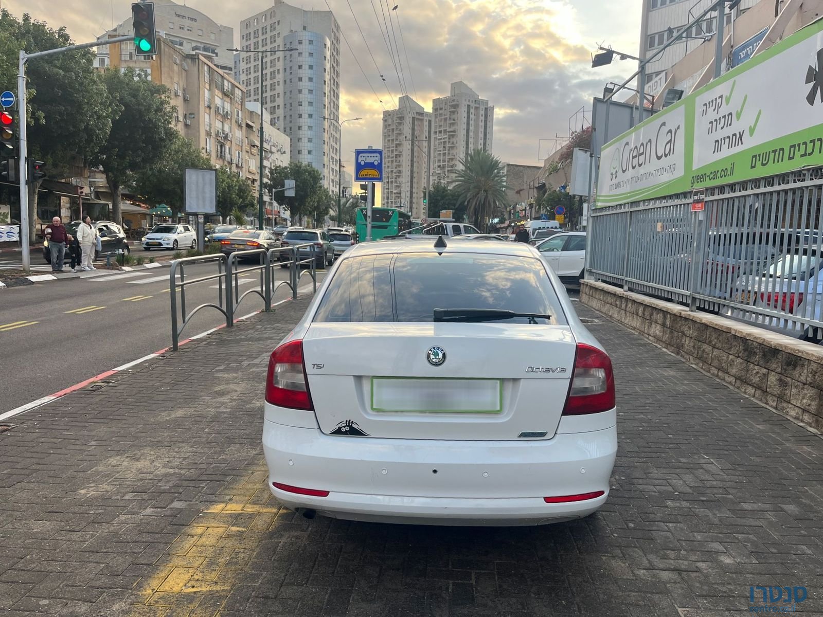 2013' Skoda Octavia photo #6