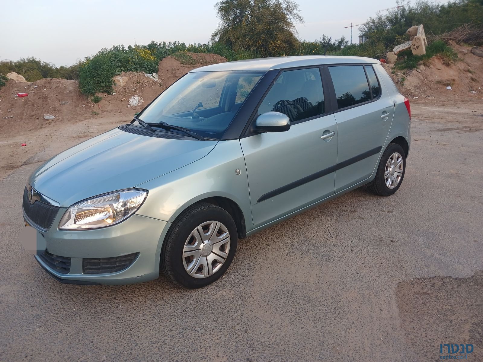 2012' Skoda Fabia סקודה פאביה photo #2