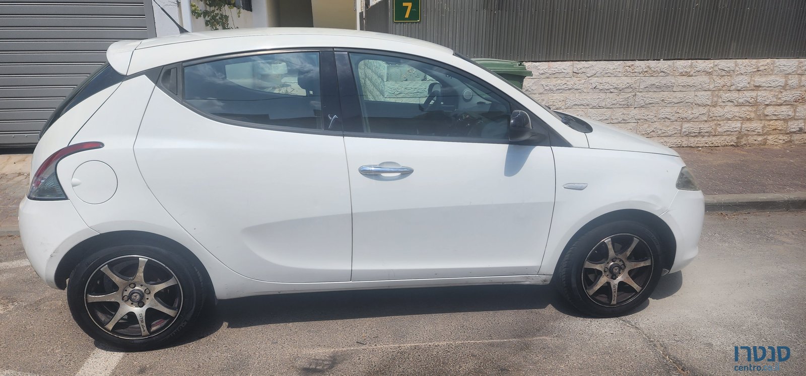 2012' Lancia Ypsilon לנציה אפסילון photo #3