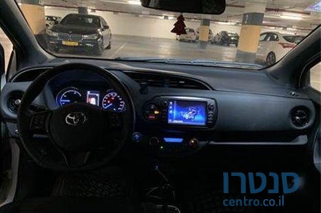 2018' Toyota Yaris טויוטה יאריס photo #3