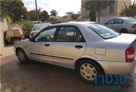 2002' Mazda 323 photo #3