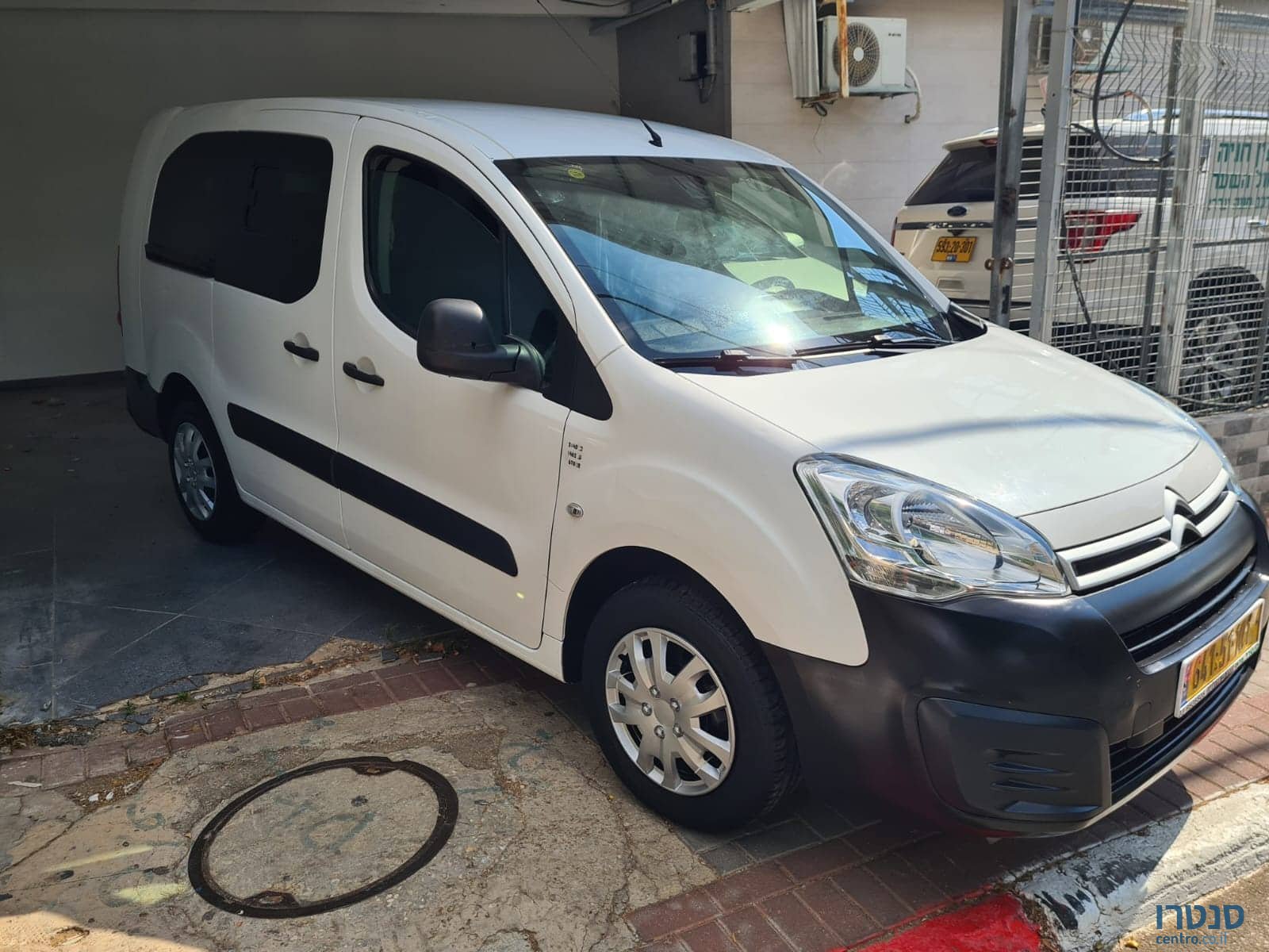 2019' Citroen Berlingo Maxi photo #2