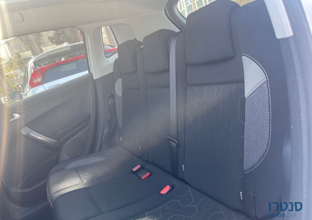 2018' Peugeot 2008 פיג'ו photo #2