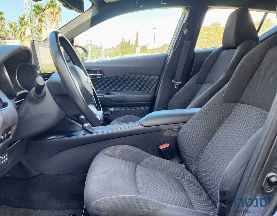 2019' Toyota C-HR טויוטה photo #5