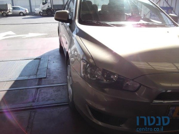 2011' Mitsubishi Lancer photo #1