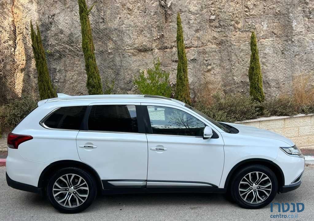 2017' Mitsubishi Outlander מיצובישי אאוטלנדר photo #2