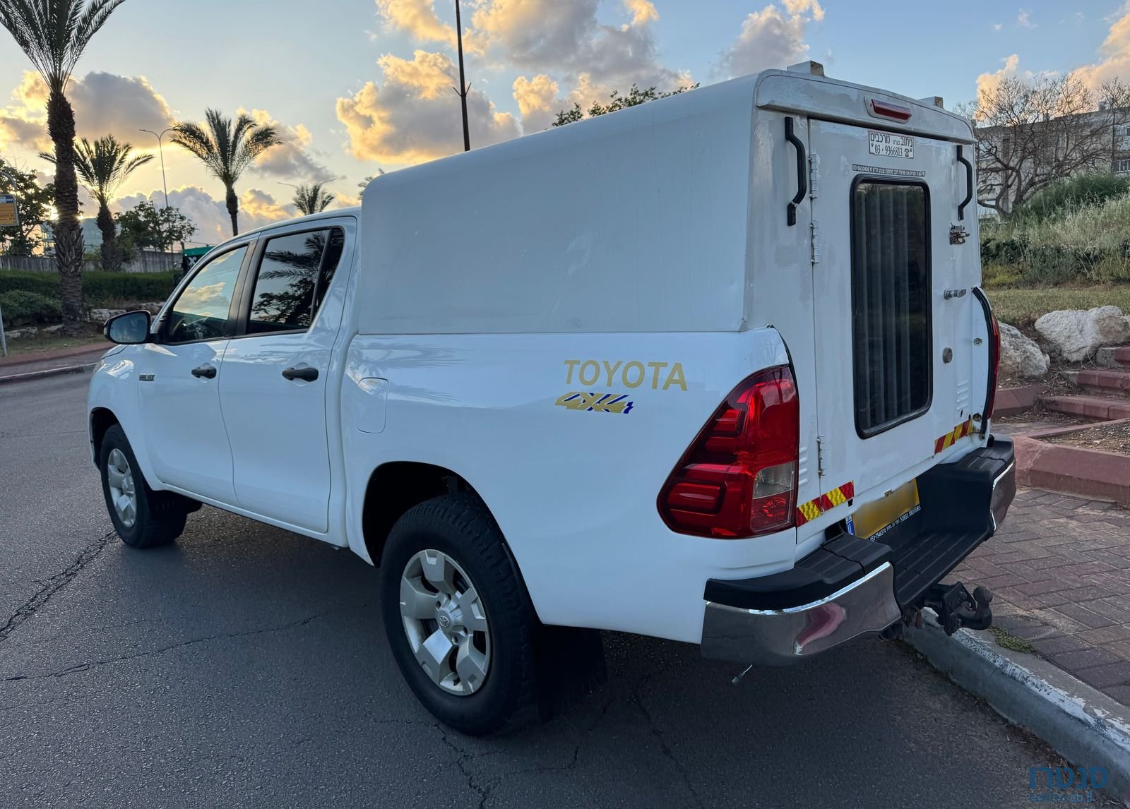 2016' Toyota Hilux טויוטה היילקס photo #5