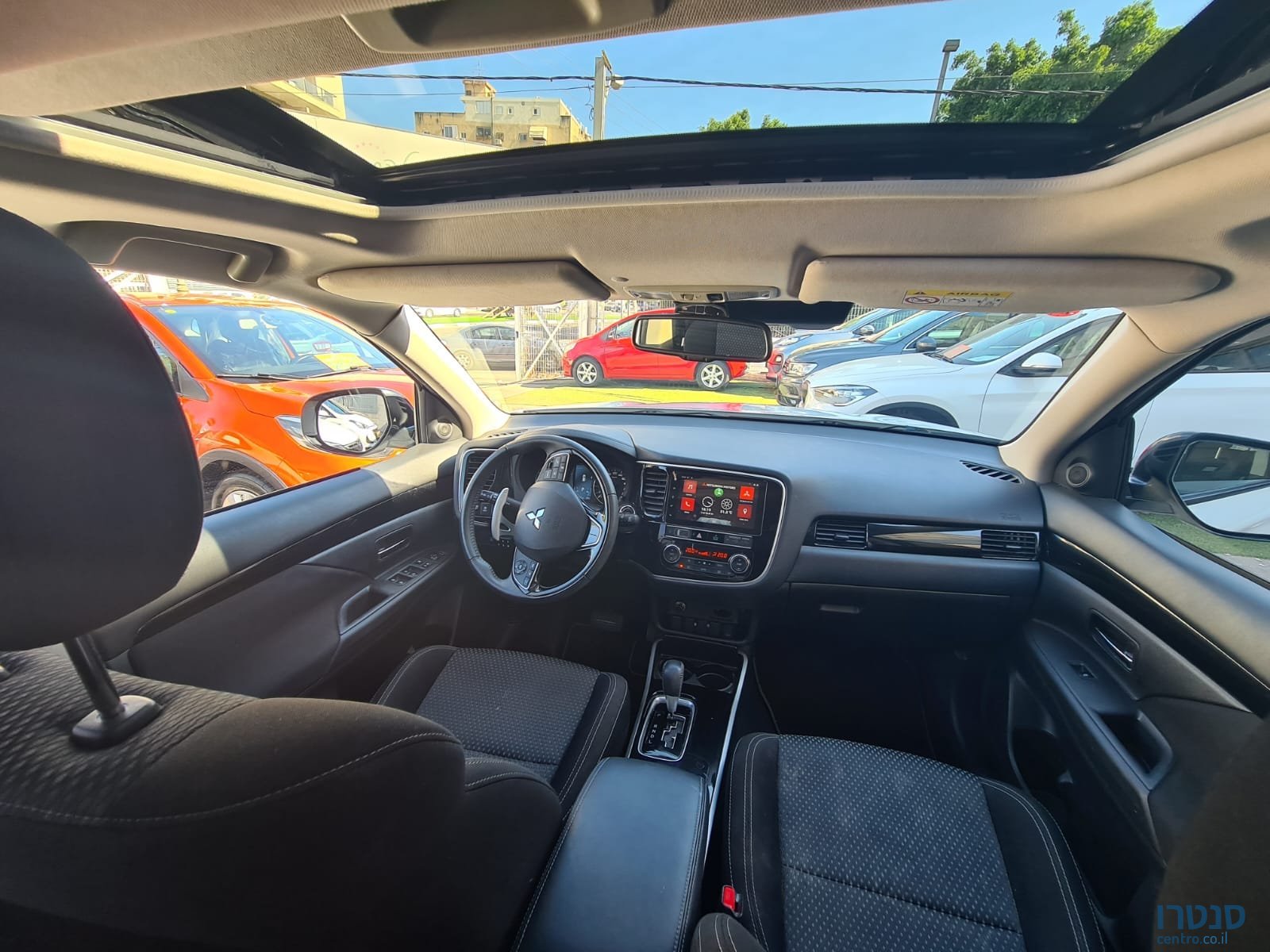 2019' Mitsubishi Outlander photo #5