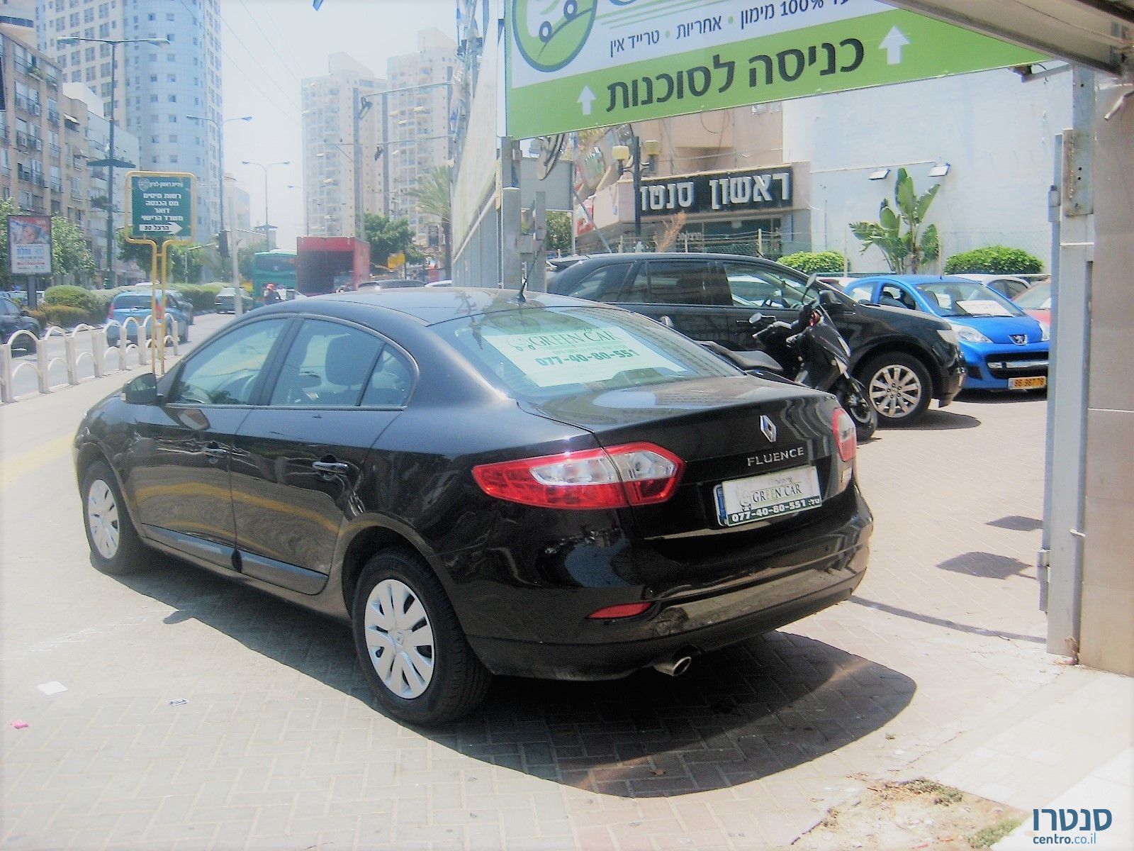 2011' Renault Fluence photo #4