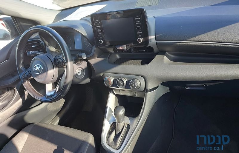 2020' Toyota Yaris טויוטה יאריס photo #3