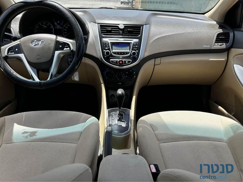 2012' Hyundai i25 יונדאי photo #6